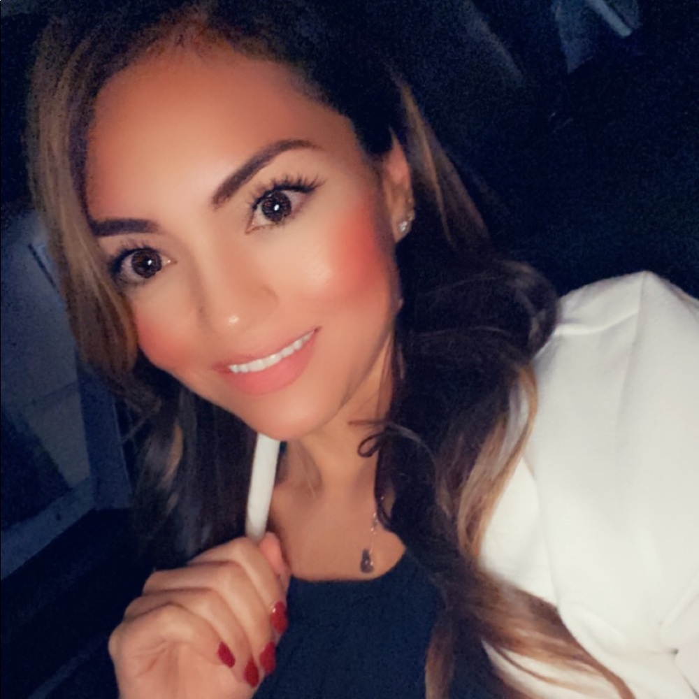 Meet your Posher, Joline